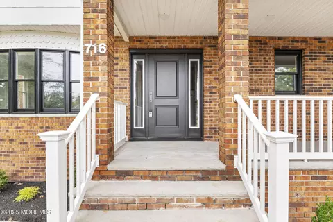 716 Palmer Ave, Middletown, NJ 07748
