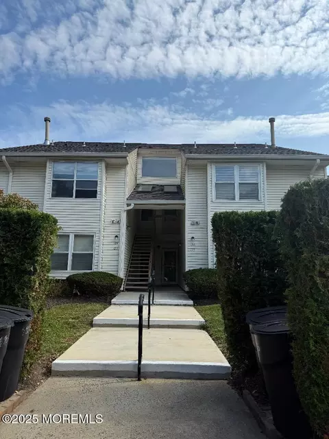123 Sunnymede St, Englishtown, NJ 07726