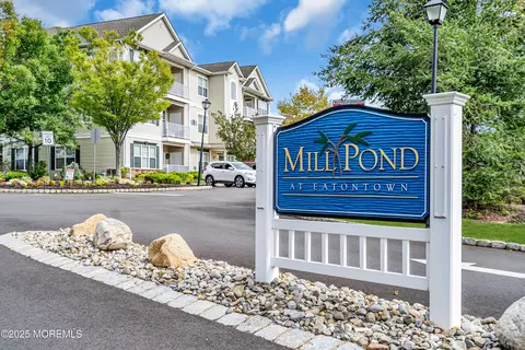 211 Mill Pond Way #25, Eatontown, NJ 07724