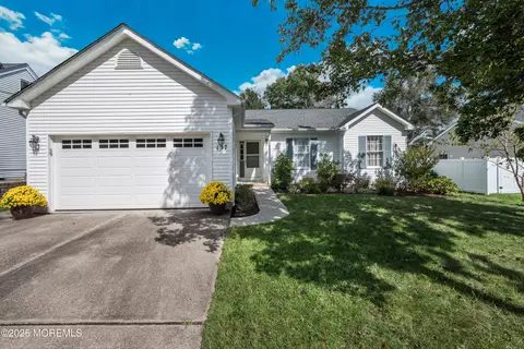 137 Skipper Rd, Manahawkin, NJ 08050