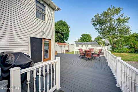 Exterior - 557 Lloyd Rd #B, Hazlet, NJ 07730 photo 10 of 15