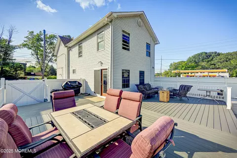Exterior - 557 Lloyd Rd #B, Hazlet, NJ 07730 photo 5 of 15