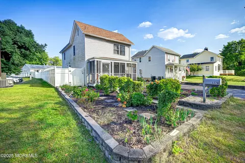 Exterior - 557 Lloyd Rd #B, Hazlet, NJ 07730 photo 15 of 15