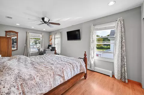 Bedroom - 557 Lloyd Rd #B, Hazlet, NJ 07730 photo 1 of 3