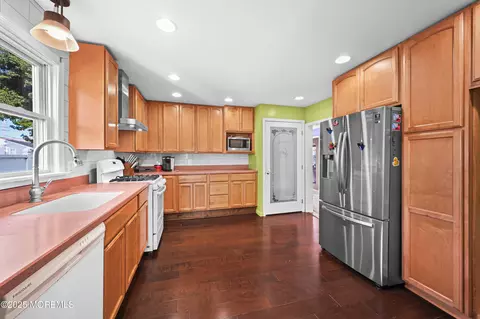 Kitchen - 557 Lloyd Rd #B, Hazlet, NJ 07730 photo 1 of 3