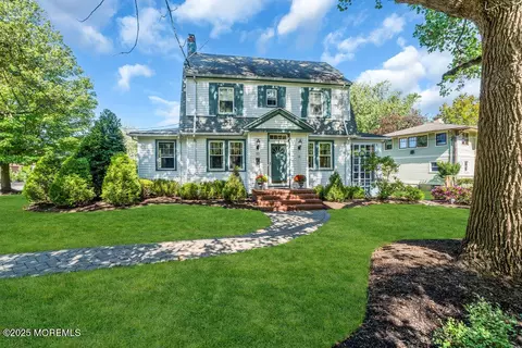 33 Willow Dr, Little Silver, NJ 07739