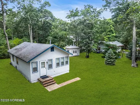 227 Chelsea Ave, Bayville, NJ 08721