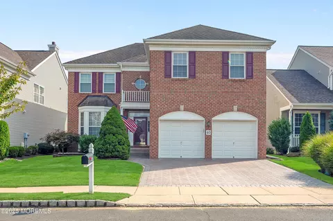 40 Baltusrol Dr, Manalapan, NJ 07726