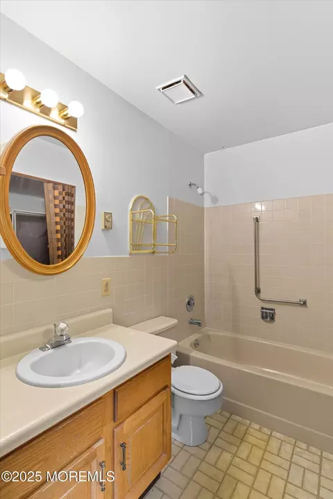 Bath - 16 C Berkshire Rd #63, Whiting, NJ 08759 photo 2 of 2