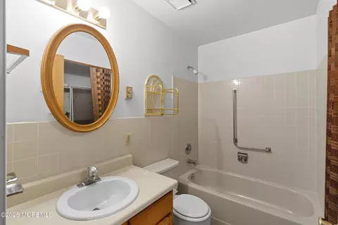 Bath - 16 C Berkshire Rd #63, Whiting, NJ 08759 photo 1 of 2