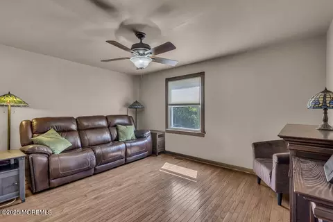 138 Main St, Helmetta, NJ 08828 photo 7