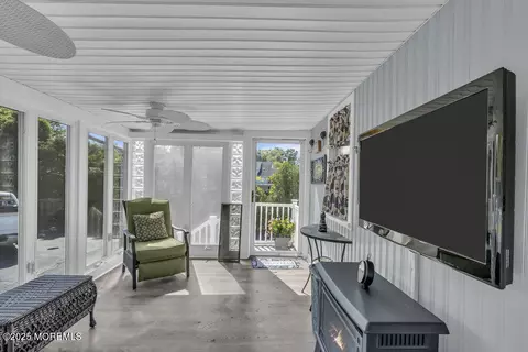 138 Main St, Helmetta, NJ 08828 photo 14