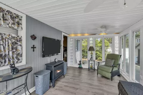 138 Main St, Helmetta, NJ 08828 photo 15