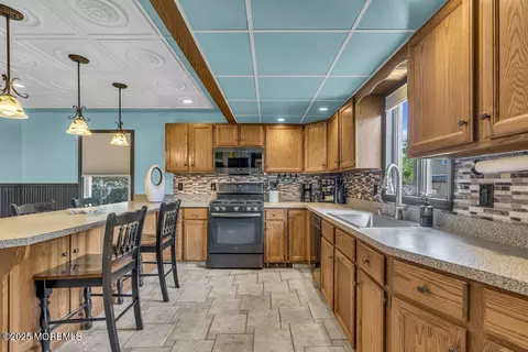 138 Main St, Helmetta, NJ 08828 photo 10