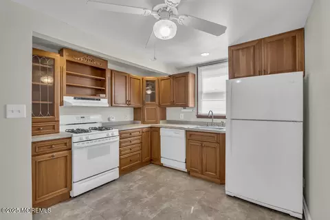 138 Main St, Helmetta, NJ 08828 photo 16