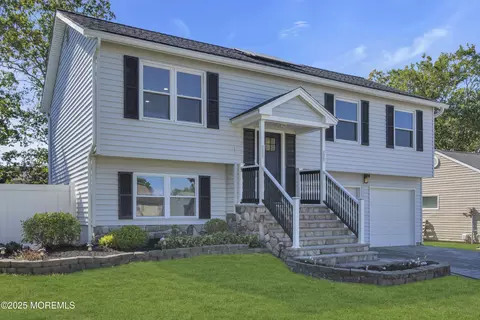 93 Windward Dr, Barnegat, NJ 08005