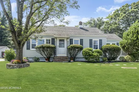 106 Van Brackle Rd, Aberdeen, NJ 07747