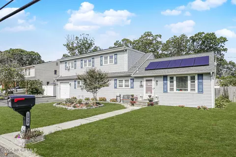 1930 Windsor Ave, Toms River, NJ 08753
