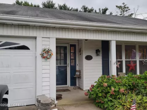13 Saint Paul Pl, Manchester, NJ 08759