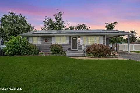 916 Beachwood Blvd, Beachwood, NJ 08722