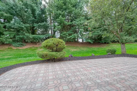 72 Murray Hill Ter, Marlboro, NJ 07746