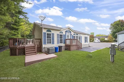 12 Alydar Ct, Howell, NJ 07731