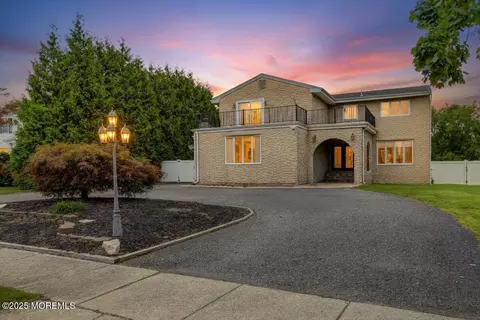 1004 Sheila Dr, Toms River, NJ 08753