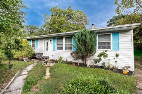 315 Algonquin Trl, Browns Mills, NJ 08015