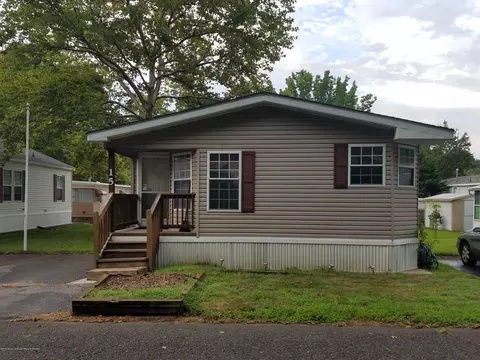 15 Village Rd, Morganville, NJ 07751
