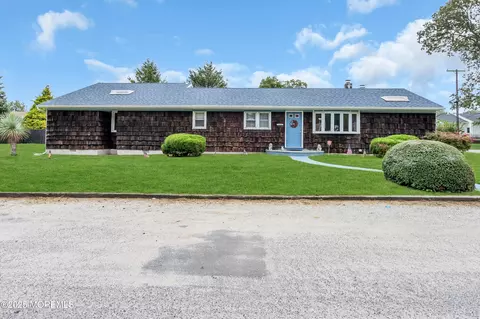 453 Leeward Ave, Beachwood, NJ 08722