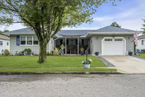26 Cabrillo Blvd, Toms River, NJ 08757