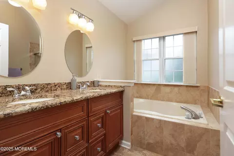 Bath - 39 Dowing Ln, Jackson, NJ 08527 photo 1 of 3