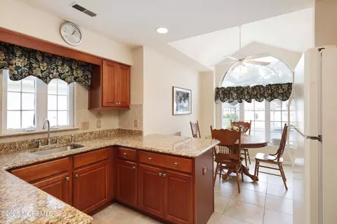 Kitchen - 39 Dowing Ln, Jackson, NJ 08527 photo 5 of 5