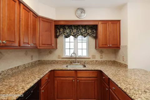 Kitchen - 39 Dowing Ln, Jackson, NJ 08527 photo 2 of 5