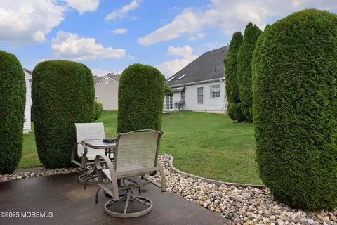 Exterior - 39 Dowing Ln, Jackson, NJ 08527 photo 2 of 9