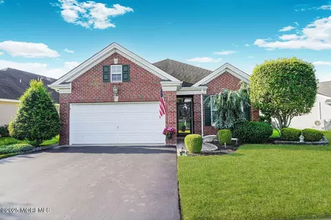 43 Stamford Dr, Jackson, NJ 08527