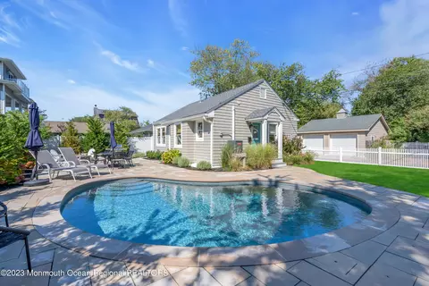 141 Maple Dr, Bay Head, NJ 08742