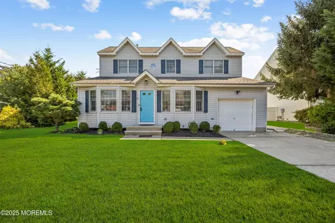 1 Princeton Pines Pl, Brick, NJ 08724