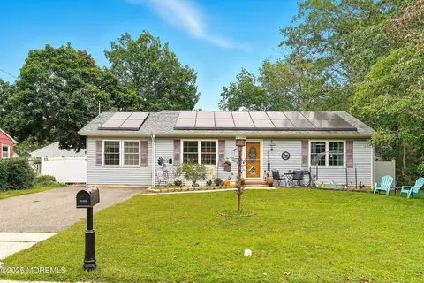 1014 Clearwater Ave, Manahawkin, NJ 08050