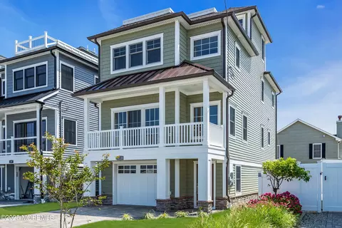 39 20th Ave, Seaside Park, NJ 08752