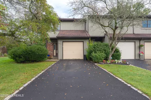 181 Heywood Ct, Matawan, NJ 07747