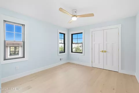 Bedroom - 7 E 77th St, Harvey Cedars, NJ 08008 photo 4 of 7