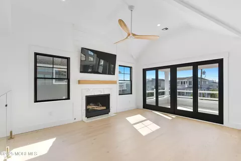 Living - 7 E 77th St, Harvey Cedars, NJ 08008 photo 2 of 4