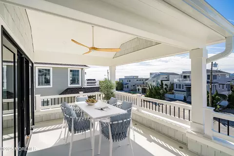 Exterior - 7 E 77th St, Harvey Cedars, NJ 08008 photo 5 of 10