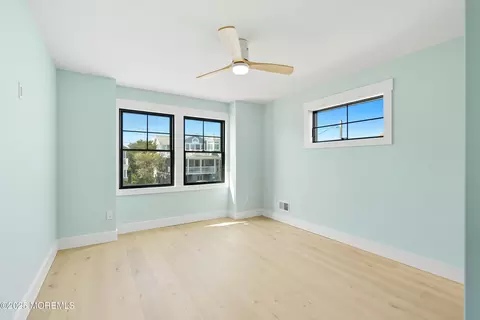 Bedroom - 7 E 77th St, Harvey Cedars, NJ 08008 photo 5 of 7