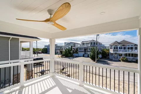 Exterior - 7 E 77th St, Harvey Cedars, NJ 08008 photo 6 of 10