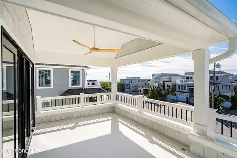 Exterior - 7 E 77th St, Harvey Cedars, NJ 08008 photo 4 of 10