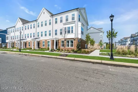15 Signal Ave, Oceanport, NJ 07757