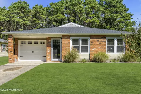 23 Lions Head Blvd S, Brick, NJ 08723