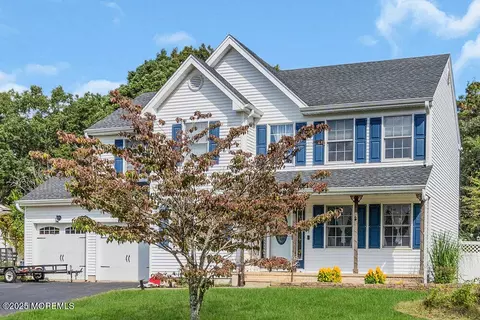 46 Ravenwood Blvd, Barnegat, NJ 08005